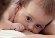 Anne sütü alerjiden koruyor