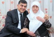 Anneler, çocuklarının hayat rehberi öğretmenleridir