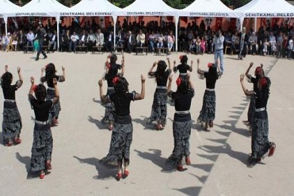 Annelere unutulmaz bir gün yaşattılar