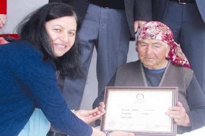 Annesine bakabilmek için liseden ayrıldı, muhtar oldu 