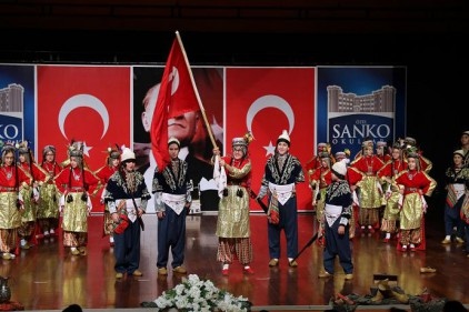 Antepliler, bir şehrin bir ülkeye karşı onurlu direnişinin destanını yazdılar