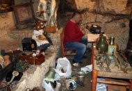 Antika eşyalar açık arttırmayla satılıyor