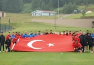 Antrenman, ısınma ve stretching ile başladı