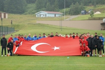 Antrenman, ısınma ve stretching ile başladı