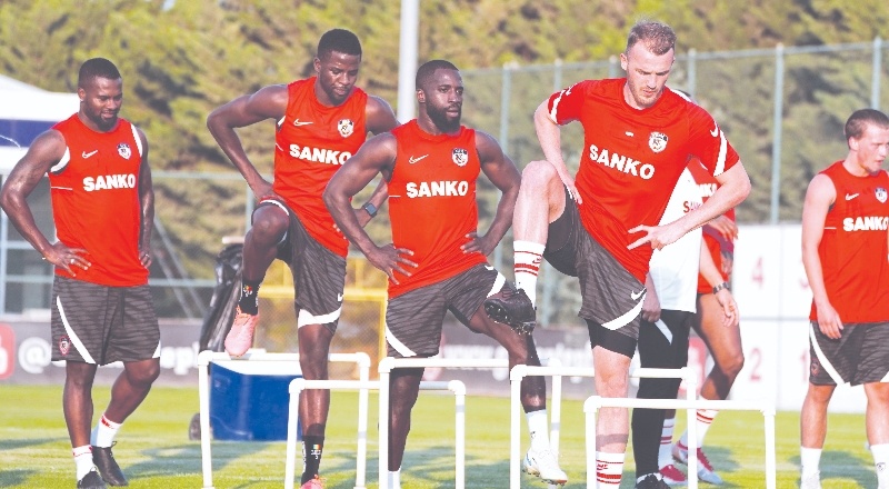 Antrenmana Alexandru Maxim dışında tüm futbolcular katıldı