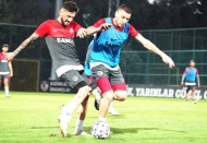 Antrenmana Maxim, Tosca ve Vetrih katılmadı