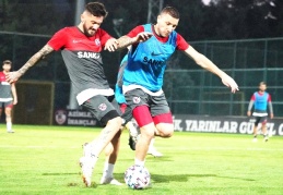 Antrenmana Maxim, Tosca ve Vetrih katılmadı