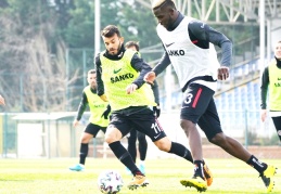 Antrenmana tedavisi devam eden Kevin Mirallas katılmadı