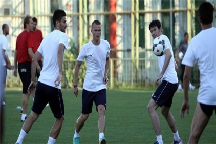 Antrenmana yeni transfer Hintum da katıldı 