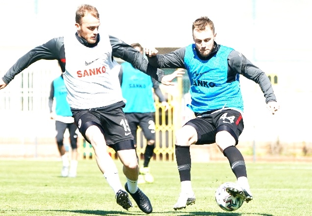 Antrenmanda, ısınma ve koordinasyon çalıştılar