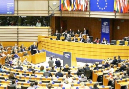 AP: Siyasi tutukluları serbest bırakın