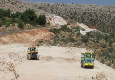 Araban-Besni duble yol çalışması sürüyor