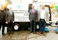 Araban'a vakumlu yol süpürgesi hibe edildi