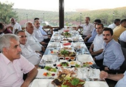 Araban’da amirler iftarda buluştu