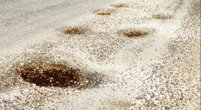 Araban'da bozulan yollar onarılmayı bekliyor