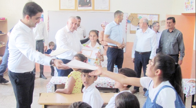 Araban’da öğrencilerin karne sevinci