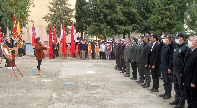 Araban’da Öğretmenler Günü törenle kutlandı