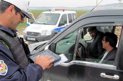 Araban&#039;da polis denetimleri sürüyor