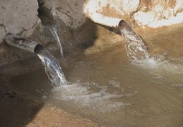 Araban'daki tarihi çeşmeden yıllar sonra su akmaya başladı 