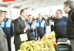 Araban’ın ilk kapalı semt pazarı hizmete girdi