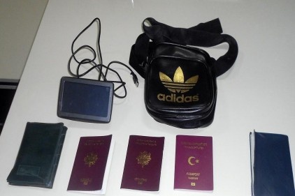 Arabanın ruhsatına kadar herşeyi çaldı