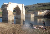 Arabanlılar Şahin’den Tarihi Köprü  çevresine aile piknik alanı istiyor 