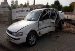 Araç hurdaya döndü 