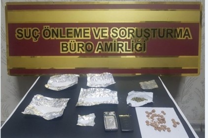 Araç içinde uyuşturucu satışı
