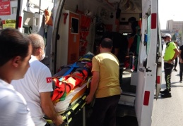 Araca çarpmamak için manevra yaptı, motosikleti devirdi