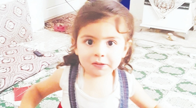 Aracın altında kalan küçük kız hayatını kaybetti