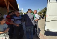 Aracını park etmek isterken yaşlı kadına çarptı 