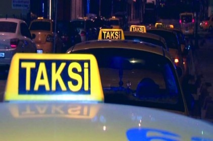 Araçta müzik açan, telefonla konuşan taksi şoförünü bildirin