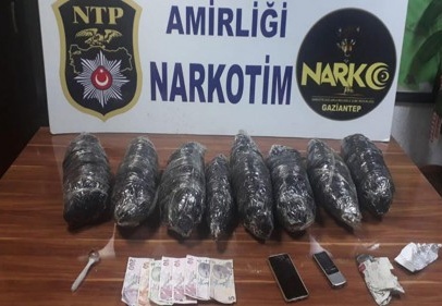 Araçtan uyuşturucu çıktı, sürücü gözaltına alındı