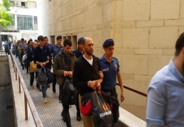 Aralarında bir albayın da bulunduğu 42 FETÖ şüphelisi asker adliyede 