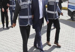 Aralarında işadamları doktor ve öğretmenler de var