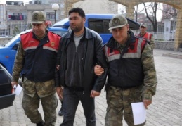 Aranan bir şahıs yakalandı 