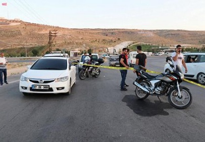 Aranan cinayet zanlısı ile polis arasındaki kovalamacada çatışma çıktı: 2 yaralı 