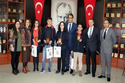 &#8220;Araştıran ve sorgulayan bir nesil yetiştirmek zorundayız