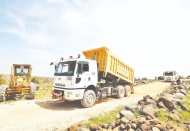 Arazi yolları mıcırlanıyor