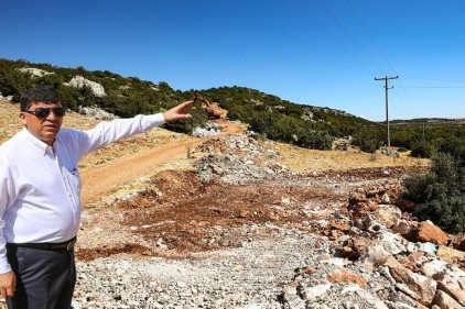 Arazi yollarının tamamı açılarak çiftçinin hizmetine sunulacak