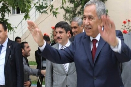 Arınç: &#8216;HDP&#8217;ye yapılan saldırıyı bize yapılmış gibi kabul ederiz&#8217;