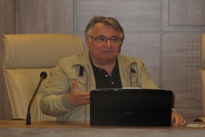 Arı&#8217;nın doğal yollarla beslenmesi sağlanmalı
