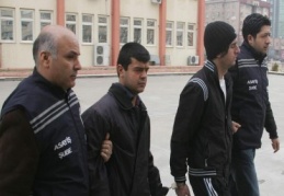 Arkadaşını soymaya kalkıştı!