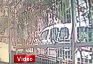 Arkadaşlarının bulunduğu evi yakan zanlı, böyle kaçtı