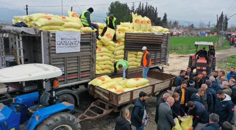 Arpa ve buğday üreticilerine 3 bin ton gübre dağıtıldı