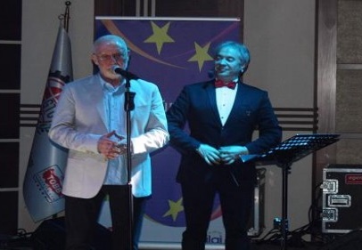 Artık kadınların iş dünyasında ve sosyal hayatta bulunmasını istiyoruz