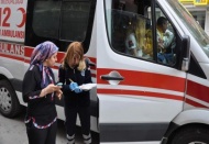 Asansörde fenalaşan kadını itfaiye kurtardı