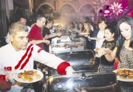 Aşçılar, kebap konusunda marifetlerini segilediler