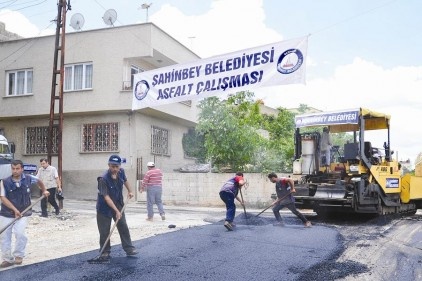 Asfalt çalışmaları devam ediyor