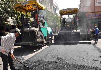Asfalt çalışmaları devam ediyor 